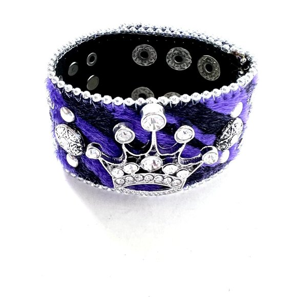 Animal Print Faux Leather Bracelet with Crystal CROWN-Purple - Picture 2 of 4